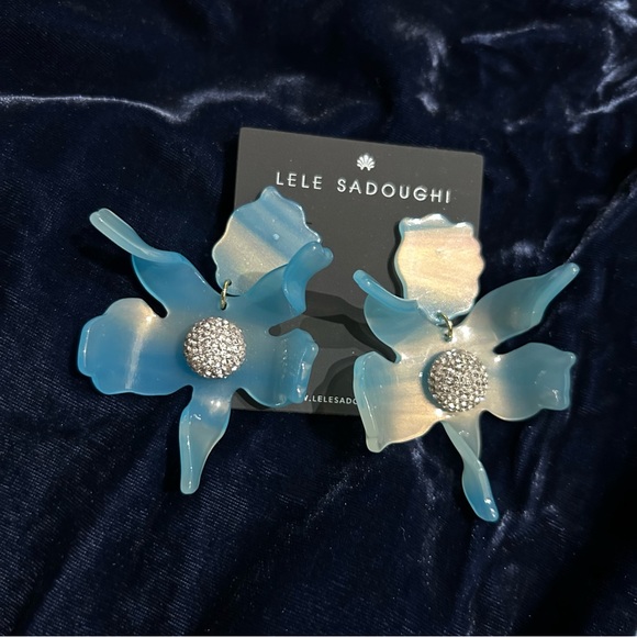 BNWT Lele Sadoughi Lily crystal earring - Teal Swirl - Picture 1 of 7